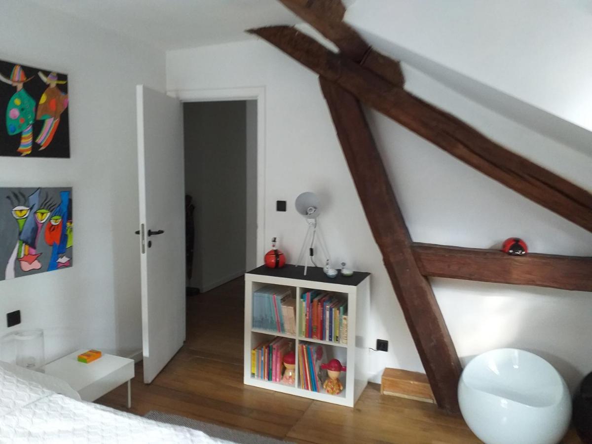 Maison De Vacances, Gite "Le Vieux Logis" A โพรฟงเดอวีลล์ ภายนอก รูปภาพ